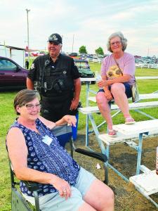 Pam Roe, Bo Co Deputy Jim Leigh, and Vicky Fryman